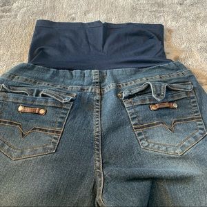 Bella Vida Maternity Jeans